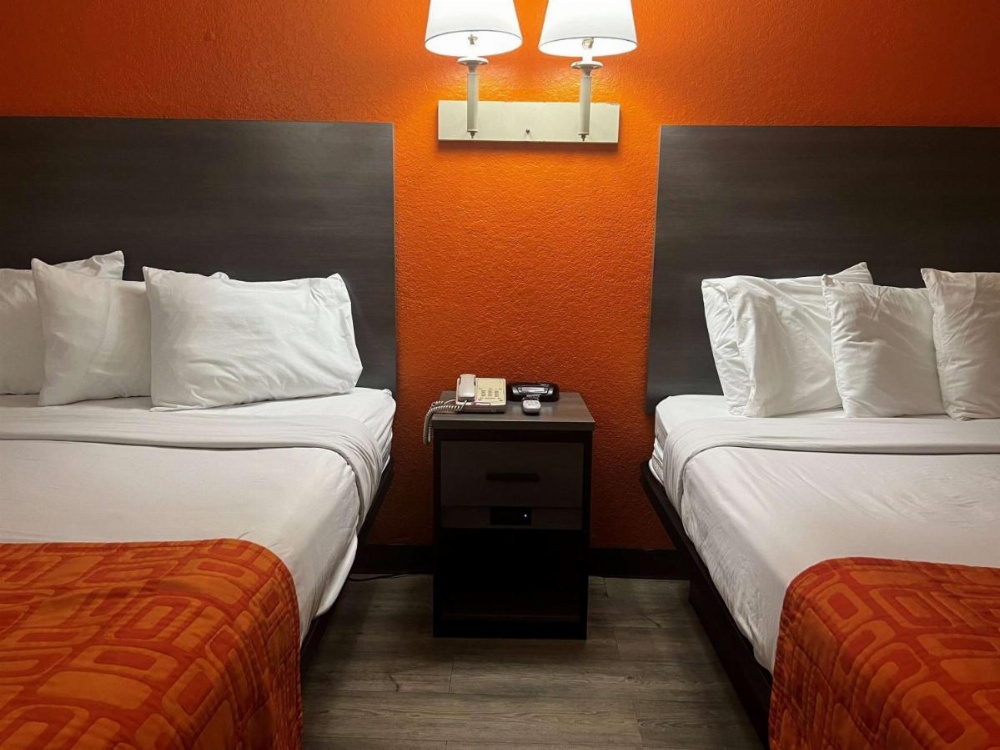 Howard Johnson by Wyndham Galveston Image 15