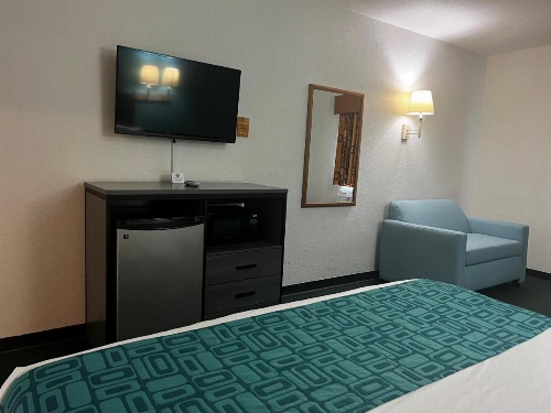 Howard Johnson by Wyndham Galveston image 30