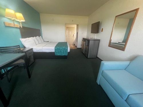 Howard Johnson by Wyndham Galveston image 31